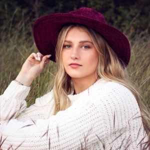 Meet your Posher, Fallon